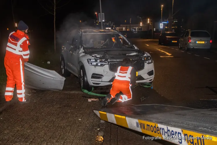 Meerdere voertuigen in brand op Kanaleneiland