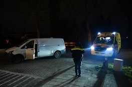 Voetganger gewond na aanrijding met pakketbezorger in Leerdam