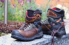 Waarom werkschoenen passen in de winkel het verschil maakt