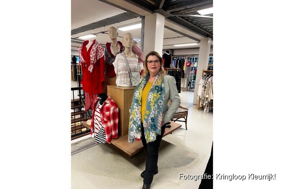 Weer volop voorjaars- en zomermode bij Kringloop Kleurrijk!