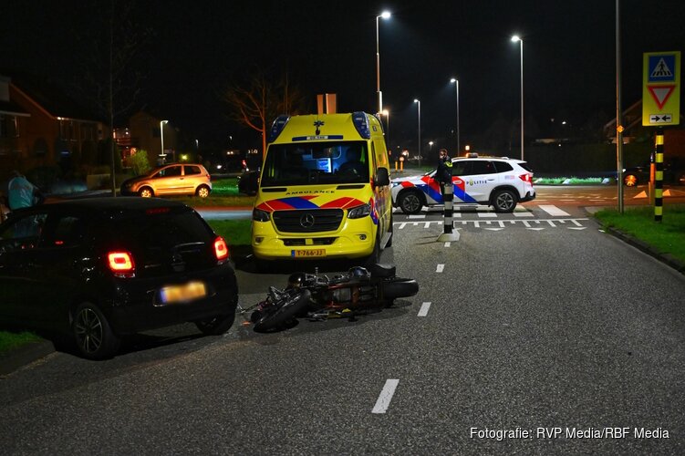 Motorrijder gewond na botsing met auto in Vianen
