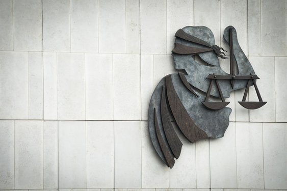 OM: 9 jaar celstraf voor taxichauffeur die jonge vrouwelijke passagiers aanrandde en verkrachtte