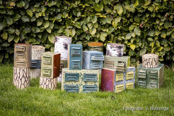 Keramiek tussen de museale bomen van het Bomenmuseum: ‘Ode aan de Natuur 2026’ in Doorn