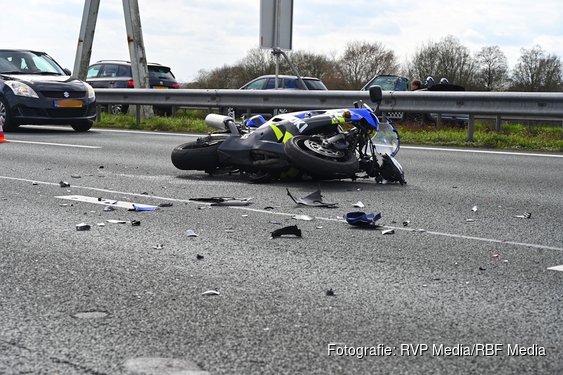 Motorrijder en passagier gewond na aanrijding op A27 bij Hagestein