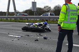 Motorrijder en passagier gewond na aanrijding op A27 bij Hagestein