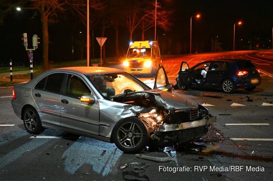Twee auto’s zwaar beschadigd bij ongeval in Nieuwegein