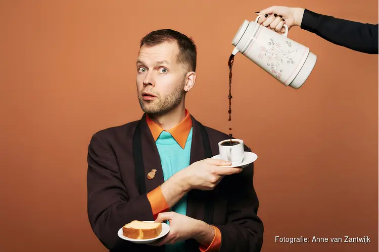 Albert Meijer binnenkort op tournee met eerste avondvullende cabaretvoorstelling over rouw, Tim in een tasje