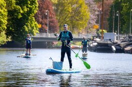 Clean up on Tour in Utrecht: Sportief suppen door de iconische grachten voor een plasticvrije gracht