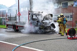 Werkbus volledig uitgebrand in Nieuwegein