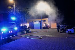 Grote uitslaande brand in bedrijfspand Leerdam