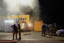 Grote uitslaande brand in bedrijfspand Leerdam
