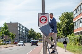 Utrecht zet grote stap naar veiliger verkeer: maximaal 30 km/u op straten die auto's en fietsers met elkaar delen
