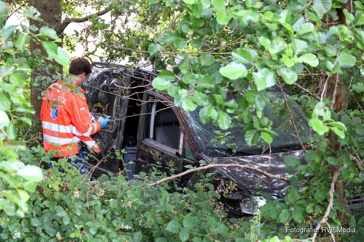 Lange file door ongeluk op de A27 bij Eemnes