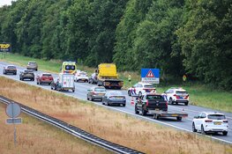 Lange file door ongeluk op de A27 bij Eemnes