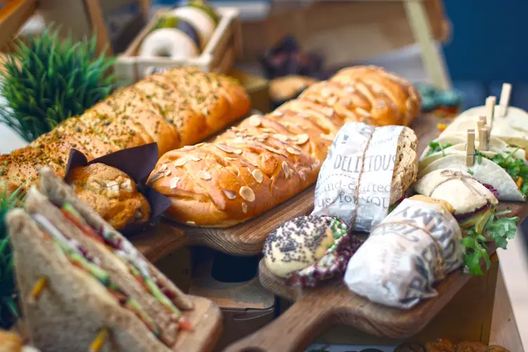 Zakelijke lunches in Utrecht: waarom de broodjeslunch zijn populariteit behoudt