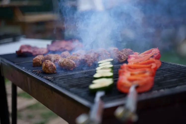 Buiten eten in Utrecht: waarom de barbecue weer helemaal terug is